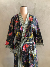 Load image into Gallery viewer, CHINOISERIE ORGANIC COTTON KIMONO_KP13/BLACK