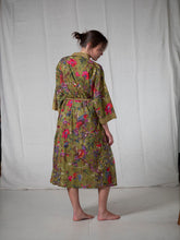 Load image into Gallery viewer, CHINOISERIE ORGANIC COTTON KIMONO_OLIVE