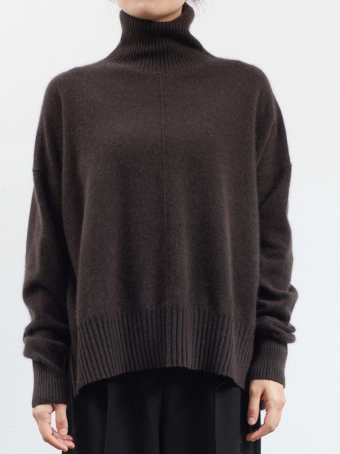 C.T.PLAGE CASHMERE BLENDN ROLL NECK SWEATER_CHOCOLATE