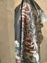 Load image into Gallery viewer, DIGITALLY PRINTED MERINO WOOL SCARF_ OLD ROSE
