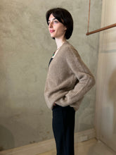 Load image into Gallery viewer, C.T.PLAGE _V NECK JUMPER
