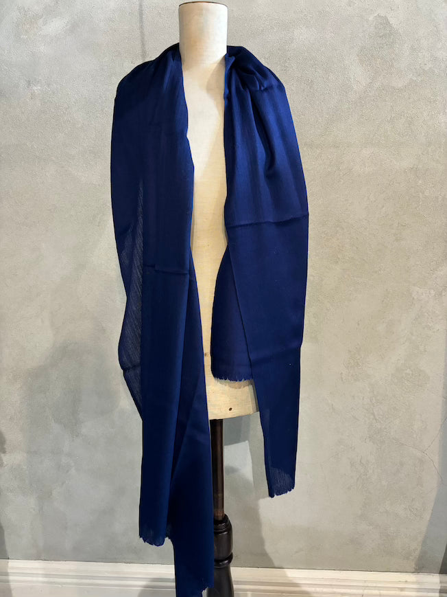 CASHMERE_STOLE_NAVY