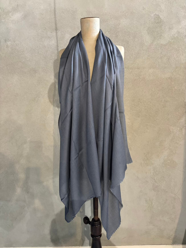 CASHMERE_STOLE_GRAPHITE