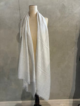 Load image into Gallery viewer, CASHMERE_STOLE_WHITE MARLE

