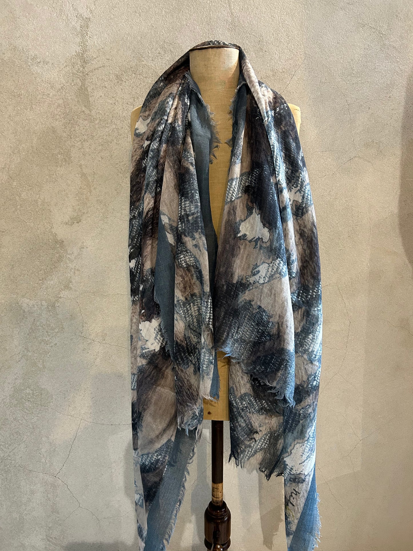 DIGITALLY PRINTED MERINO WOOL SCARF - MARBLE