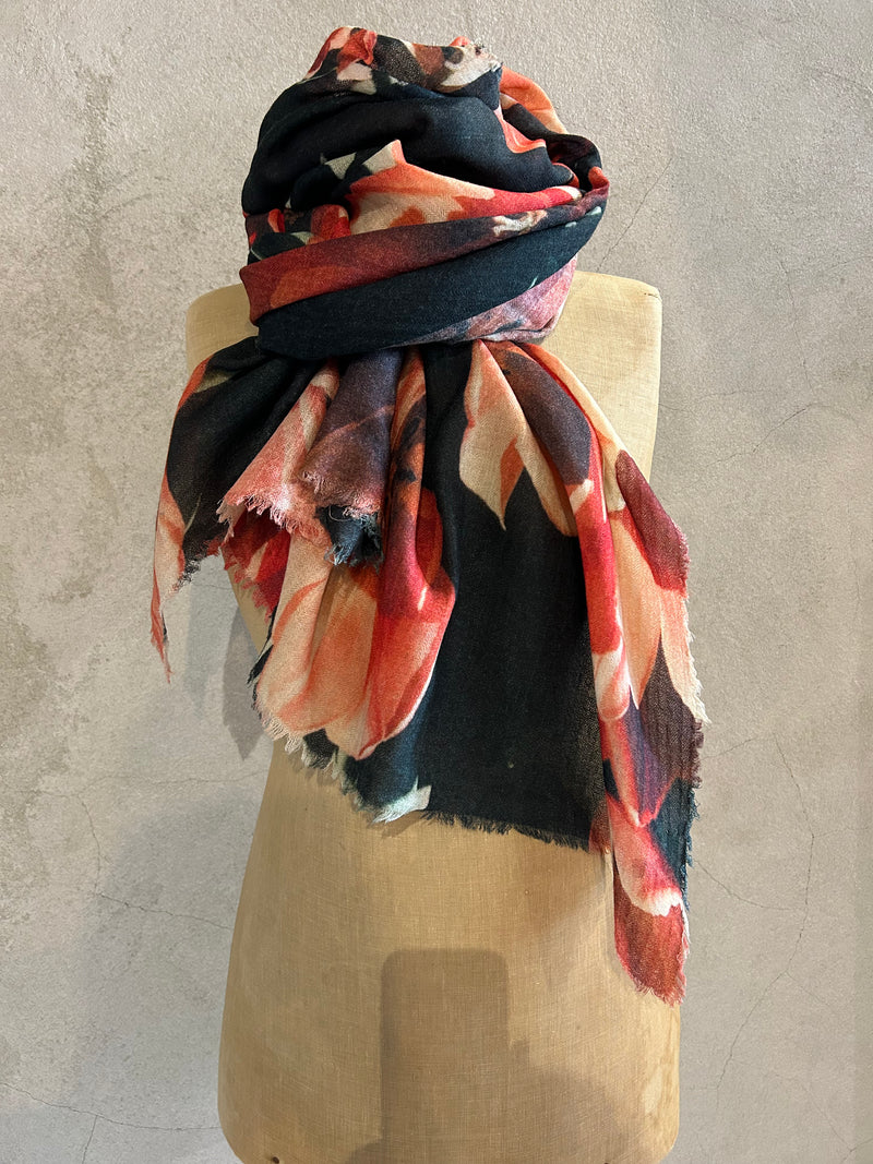 DIGITALLY PRINTED MERINO WOOL SCARF_ ROSES