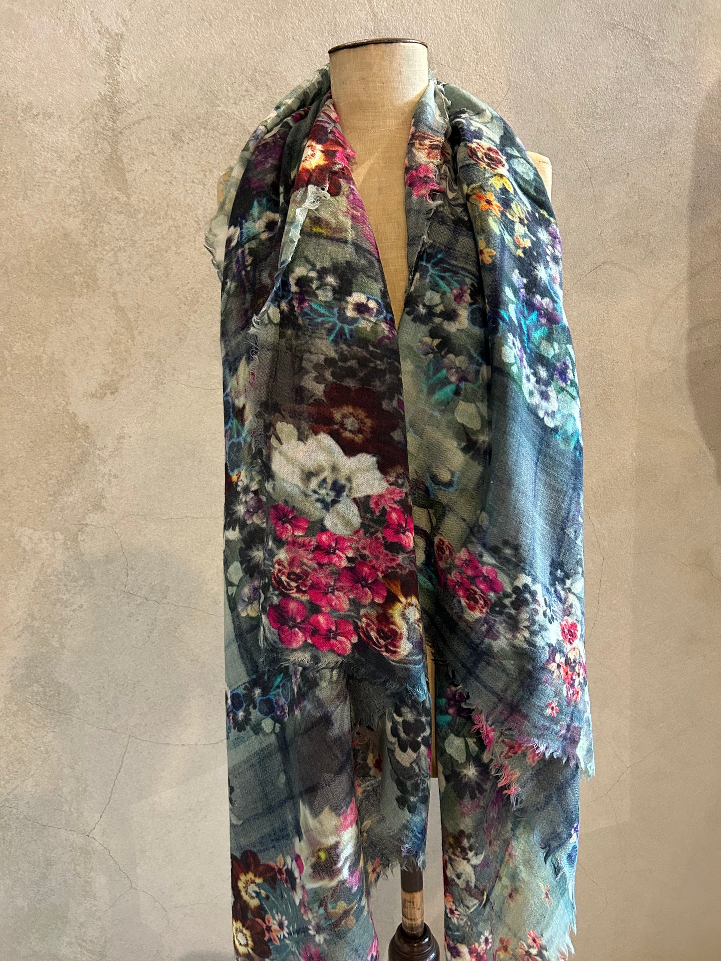 DIGITALLY PRINTED MERINO WOOL SCARF_ FLORAL