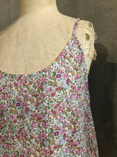 Load image into Gallery viewer, KANDIS COTTON SLIP_MEDIUM LENGTH_LIBERTY PRINT
