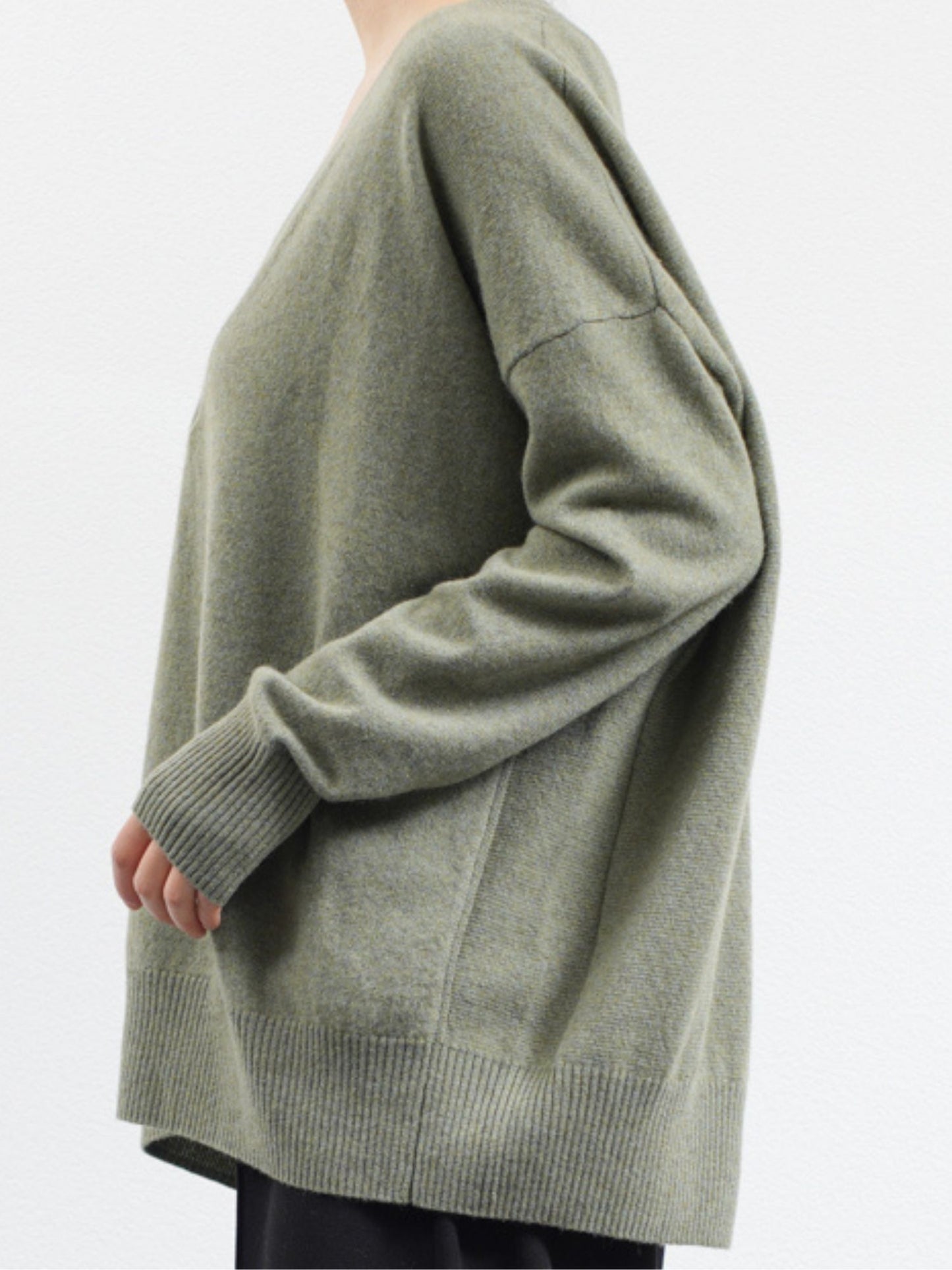 C.T.PLAGE PURE CASHMERE V-NECK SWEATER_OATMEAL