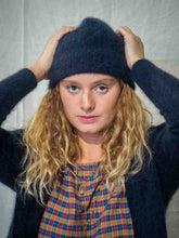 Load image into Gallery viewer, C.T.PLAGE RACCOON BEANIE_BLACK
