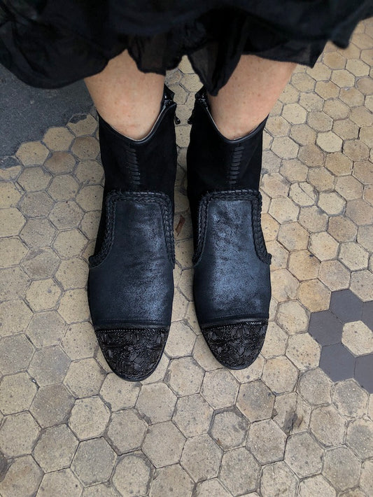 MEHER KAKALIA LEATHER BEADED LIGETTI BOOT - BLACK
