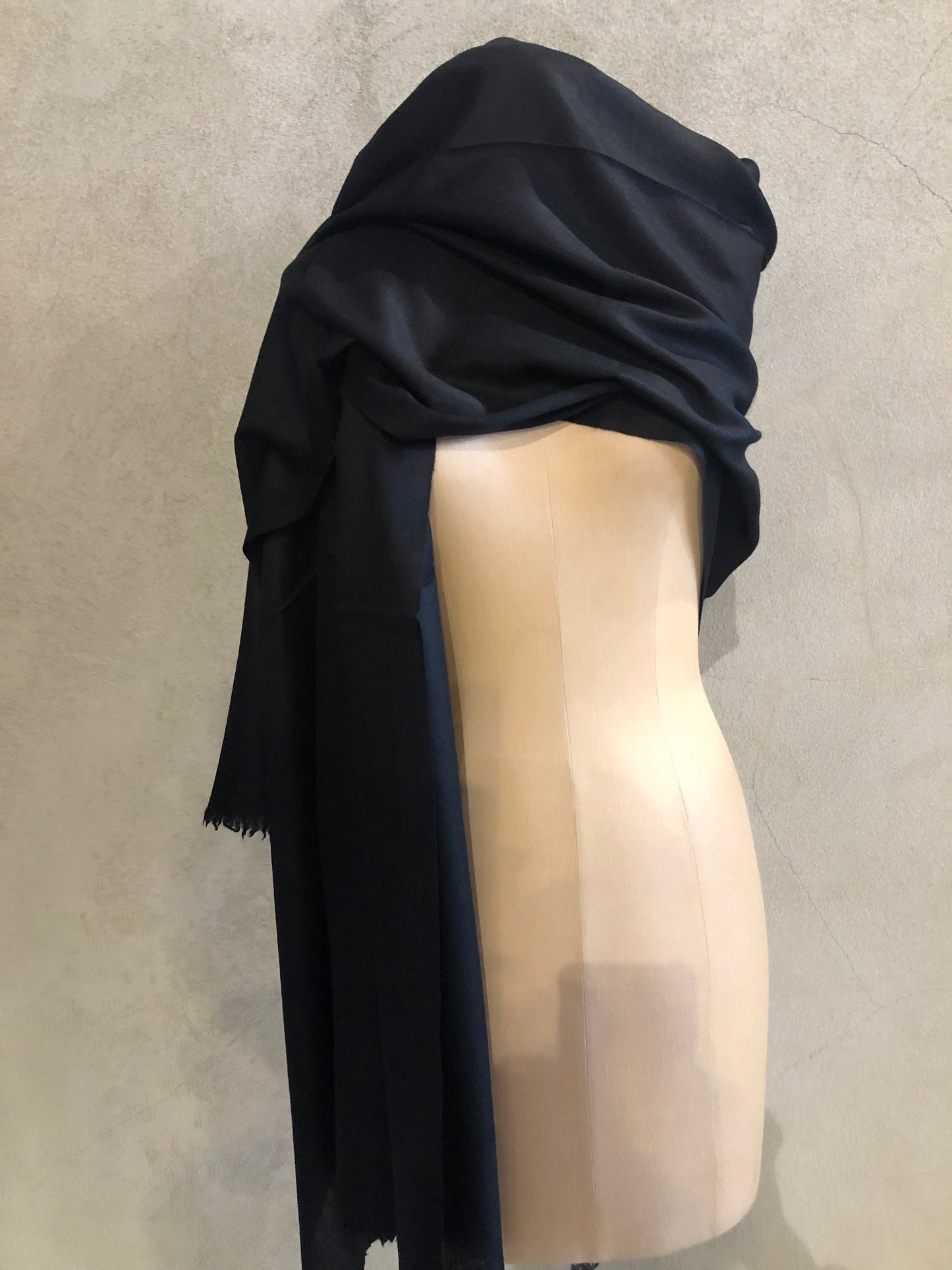 CASHMERE_WOOL_STOLE_BLACK