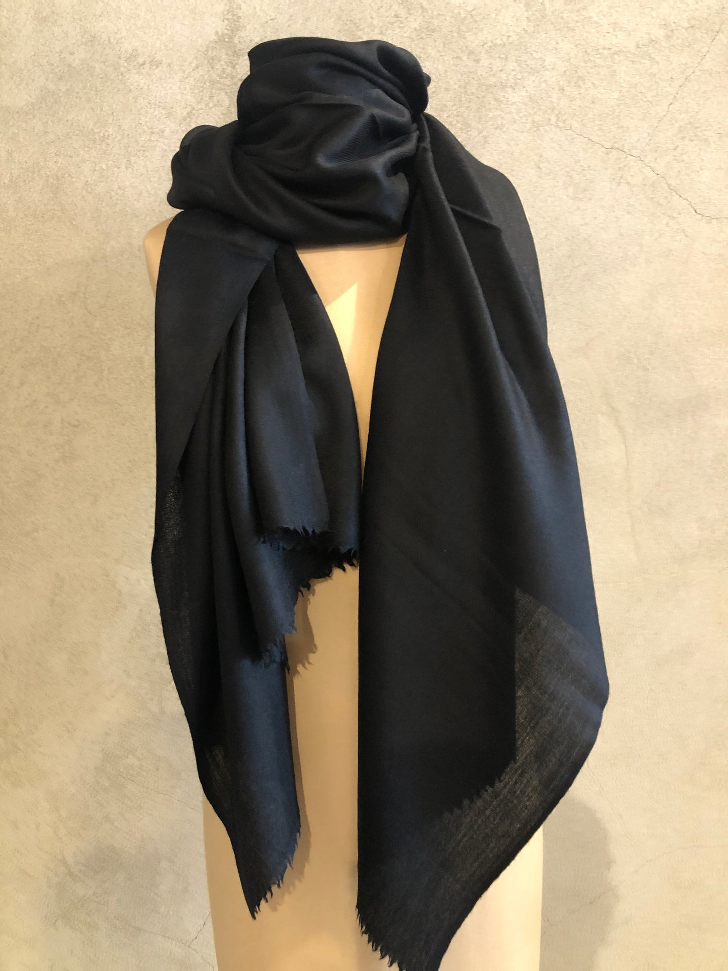 CASHMERE_WOOL_STOLE_BLACK