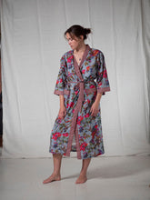Load image into Gallery viewer, CHINOISERIE ORGANIC COTTON KIMONO_BLUE GREY
