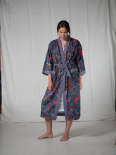 Load image into Gallery viewer, CHINOISERIE ORGANIC COTTON KIMONO_NAVY
