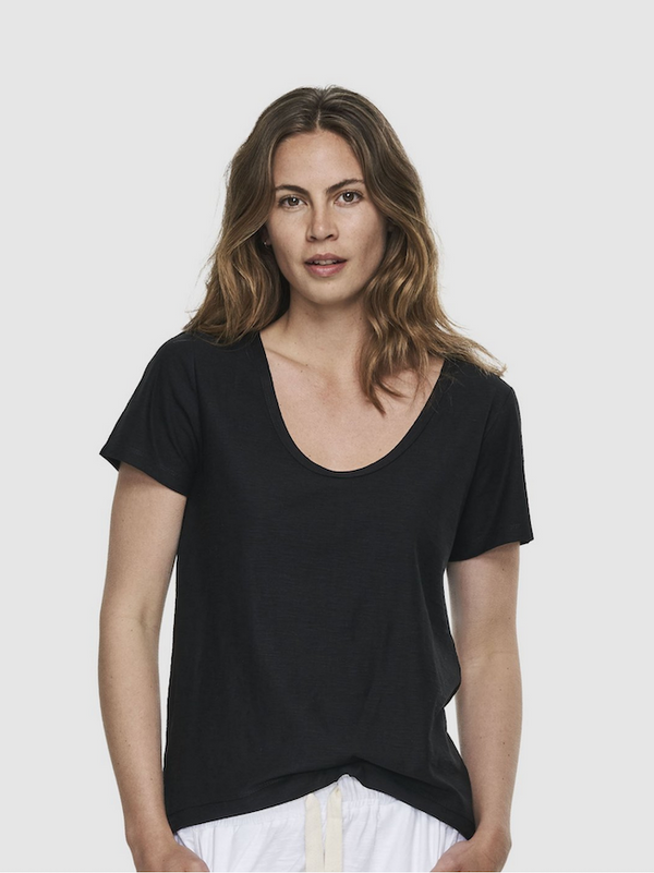 CLOTH & CO SLUB SHORT SLEEVE SCOOP NECK TEE_BLACK